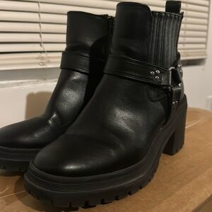 Black Boots Gently Used